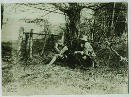 "1500 In einer Kriegshundeschule hinter der Westfront. Auf Patrouille."