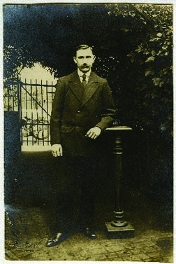 Retrato de Charles Lerouge