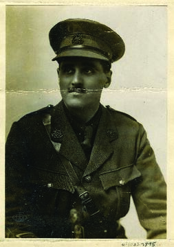 Retrato de medio cuerpo del teniente Richard Sumner Gamble