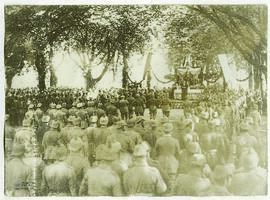 "508 An der deutschen Westfront. Feierlicher Feldgottesdienst in den Vogesen."