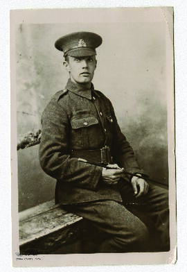 Retrato de estudio del soldado G. Collins