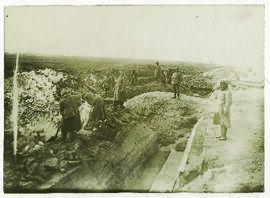 "1032 Aus Rumänien. Türkische Truppen beim Stellungsbau"