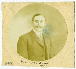 El soldado de medio cuerpo del soldado Marc Imhaus