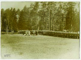 "582 Abschreiten der Front des Landwehrinfanterieregiments 75 durch den Bürgermeister von Br...