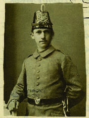 Retrato de medio cuerpo del soldado Fritz Quarst