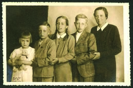 Retrato de la Infanta Isabel Alfonsa con sus cuatro hijos