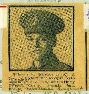 Recorte de prensa con retrato de busto del soldado fusilero E. Johnson