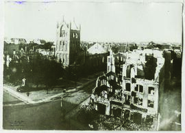 "305 Strassenbild der von de Russen zerstörten ostpreussischen Stadt Lyck."