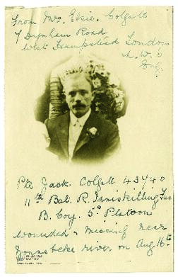 Retrato de busto del soldado Jack Colgate