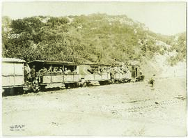 "565 Die Türkei im Weltkriege. Türkische Soldaten auf der Fahrt in einem Kleinbahnzuge durch...