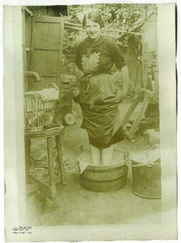 "1164 Beschäftigung der Belgier und Vlamen während des Krieges. Belgische Wäscherinnen beim ...