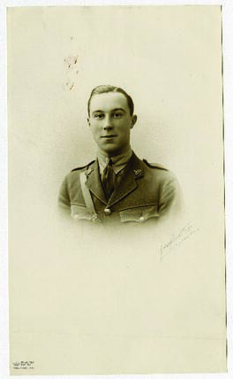 Retrato de busto del teniente H. Chatfield Clarke