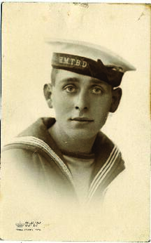 Retrato de busto del marinero de primera Wilfred Henry Oliver