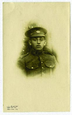 Retrato de busto del soldado John Smith